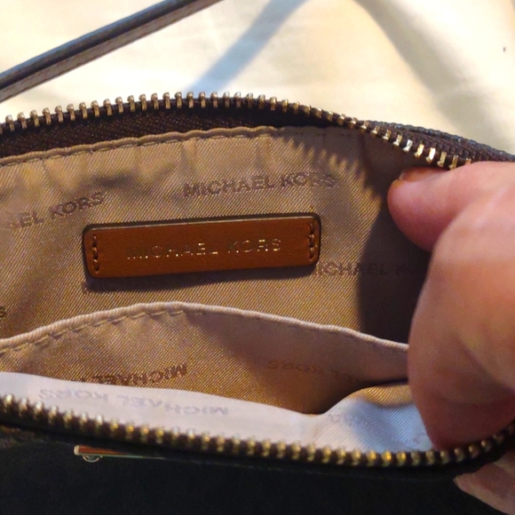 Michael Kors wallet - Picture 3 of 6
